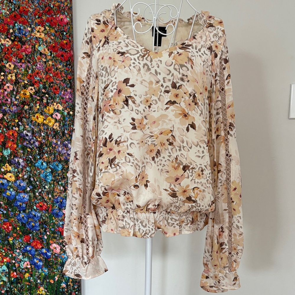 Daytrip Cream and Tan Floral Blouse